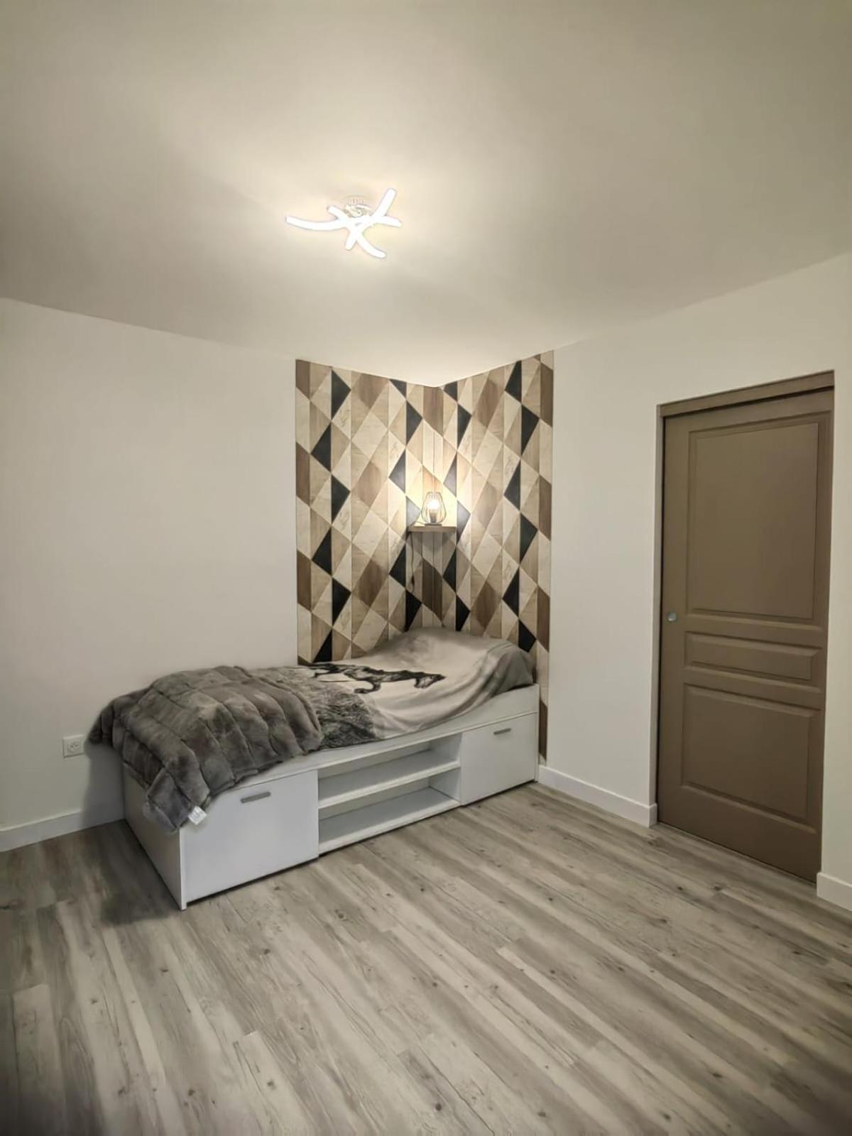 Bel Appartement Bord Du Rhone Валанс Екстериор снимка